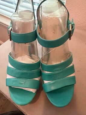 Never Worn Nine West Teal Strappy Block Heel Sandals